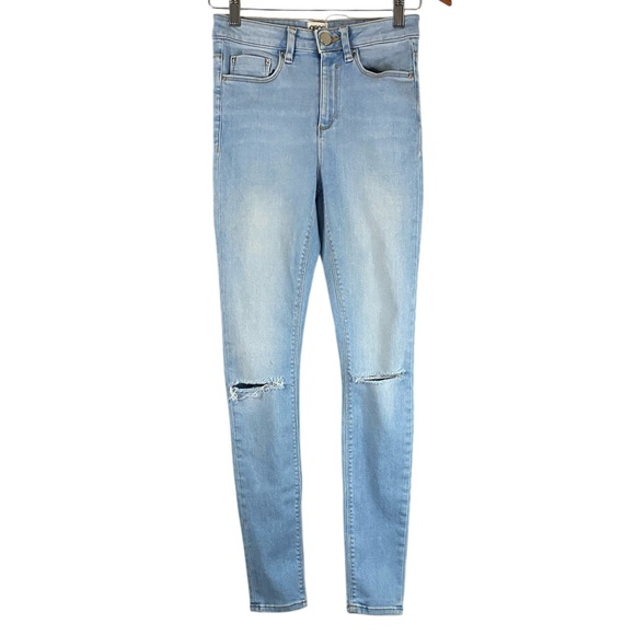 ASOS Denim - ASOS Women’s Comfort Stretch Straight Leg Jeans in Light Wash Blue Size 26/32